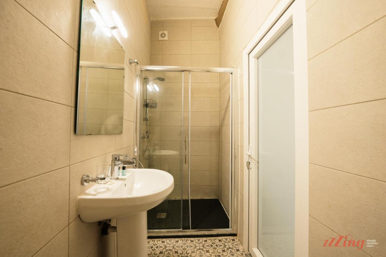 Вилла A Modern Maltese Townhouse In Siggiewi Экстерьер фото